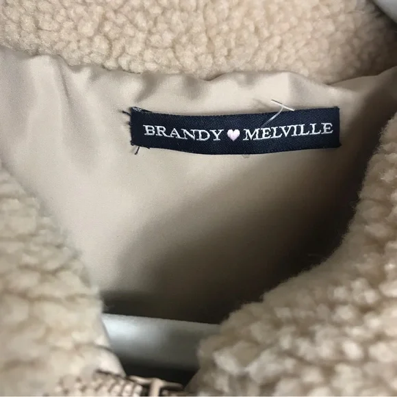 Women’s BRANDY MELVILLE Willow Tan Zip Up Teddy Sherpa Coat Jacket OS - Picture 4 of 4